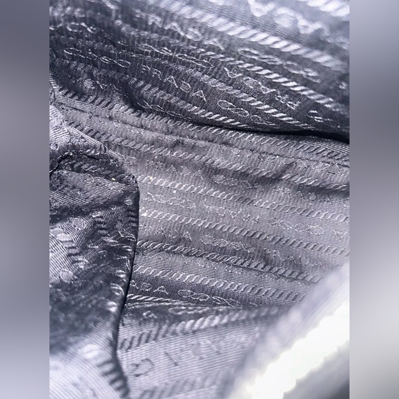 Prada re-edition nylon bag - Picture 8 of 11